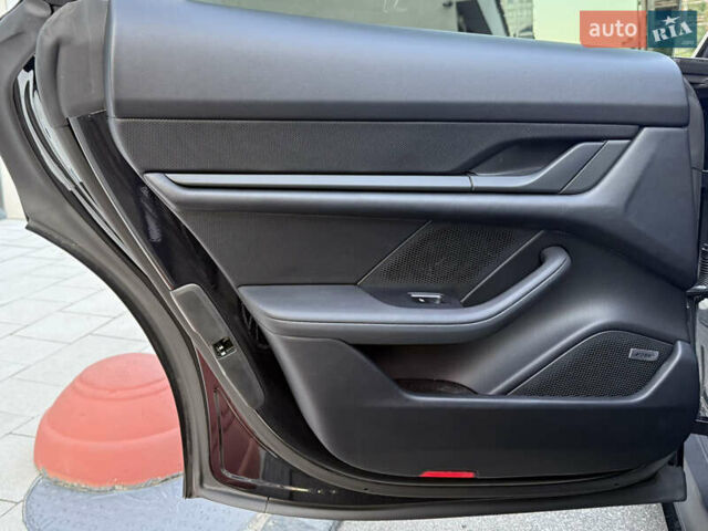 Черный Порше Taycan Cross Turismo, объемом двигателя 0 л и пробегом 15 тыс. км за 88000 $, фото 59 на Automoto.ua