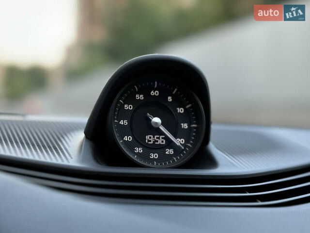 Черный Порше Taycan Cross Turismo, объемом двигателя 0 л и пробегом 15 тыс. км за 85000 $, фото 72 на Automoto.ua