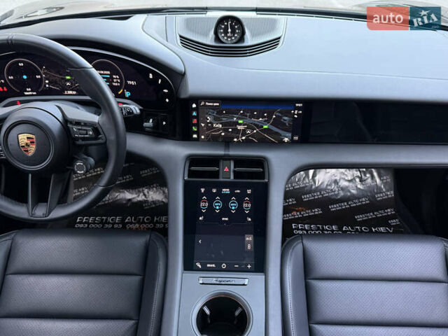 Черный Порше Taycan Cross Turismo, объемом двигателя 0 л и пробегом 15 тыс. км за 85000 $, фото 62 на Automoto.ua