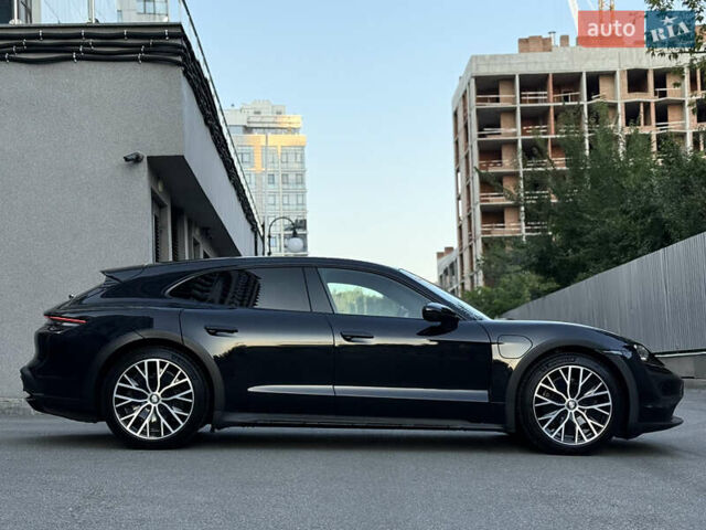 Черный Порше Taycan Cross Turismo, объемом двигателя 0 л и пробегом 15 тыс. км за 88000 $, фото 11 на Automoto.ua