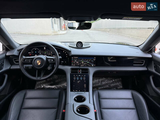Черный Порше Taycan Cross Turismo, объемом двигателя 0 л и пробегом 15 тыс. км за 88000 $, фото 61 на Automoto.ua
