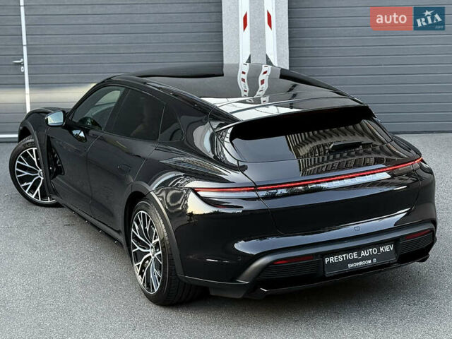 Черный Порше Taycan Cross Turismo, объемом двигателя 0 л и пробегом 15 тыс. км за 85000 $, фото 26 на Automoto.ua