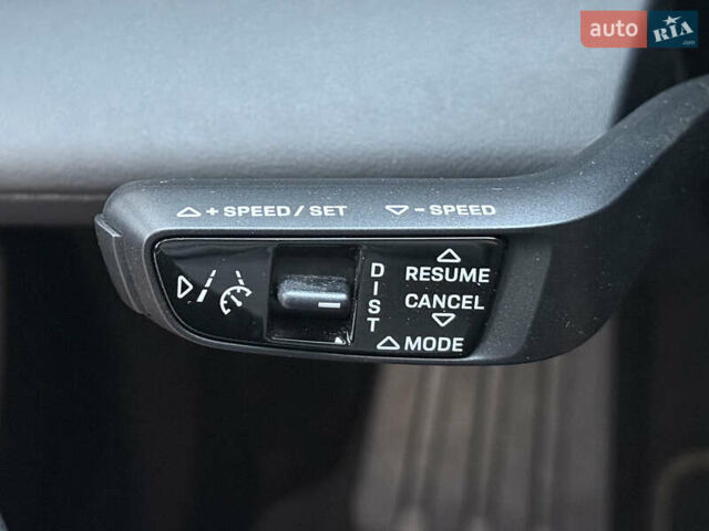 Черный Порше Taycan Cross Turismo, объемом двигателя 0 л и пробегом 15 тыс. км за 85000 $, фото 70 на Automoto.ua