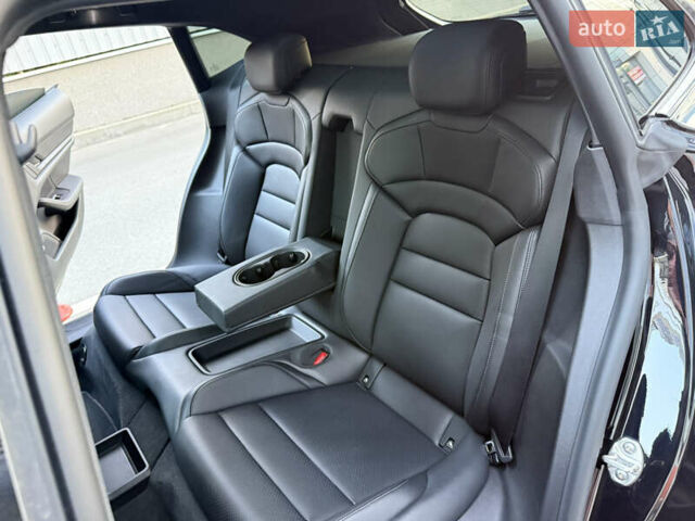 Черный Порше Taycan Cross Turismo, объемом двигателя 0 л и пробегом 15 тыс. км за 85000 $, фото 52 на Automoto.ua