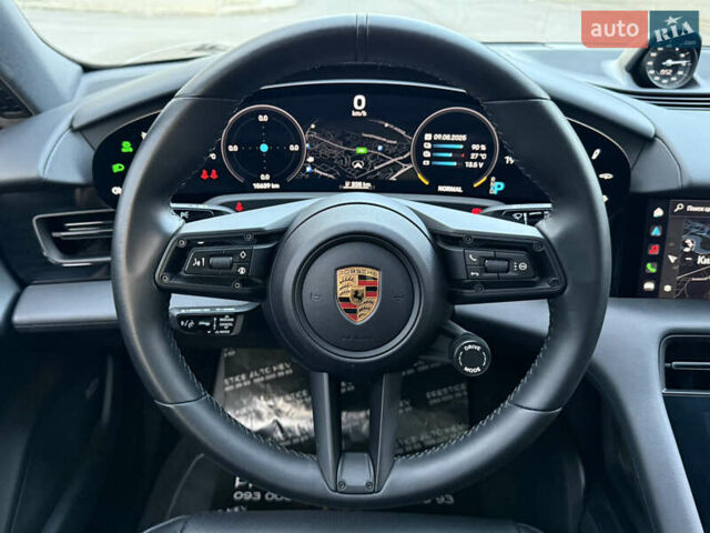Черный Порше Taycan Cross Turismo, объемом двигателя 0 л и пробегом 15 тыс. км за 85000 $, фото 63 на Automoto.ua