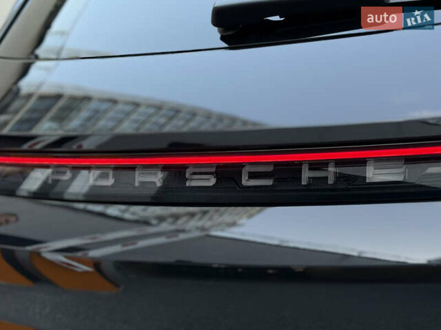 Черный Порше Taycan Cross Turismo, объемом двигателя 0 л и пробегом 15 тыс. км за 89000 $, фото 40 на Automoto.ua