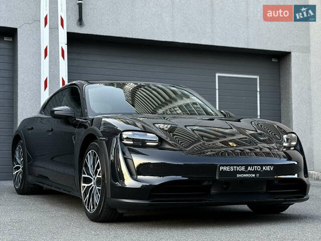 Черный Порше Taycan Cross Turismo, объемом двигателя 0 л и пробегом 15 тыс. км за 88000 $, фото 9 на Automoto.ua