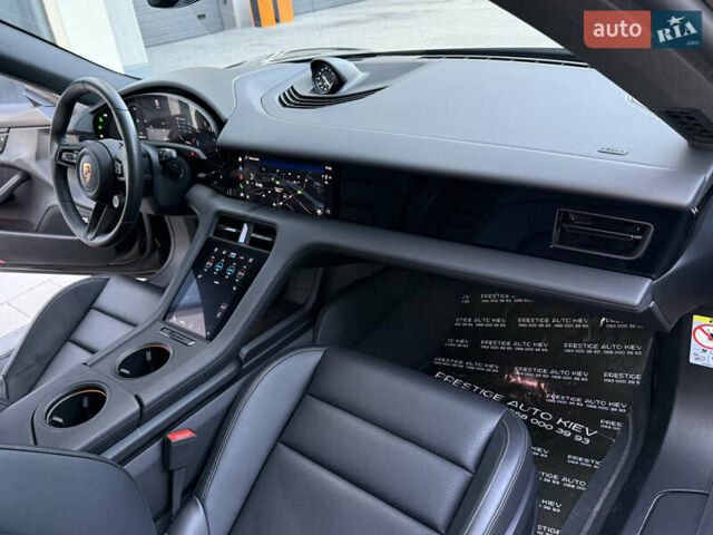Черный Порше Taycan Cross Turismo, объемом двигателя 0 л и пробегом 15 тыс. км за 85000 $, фото 48 на Automoto.ua