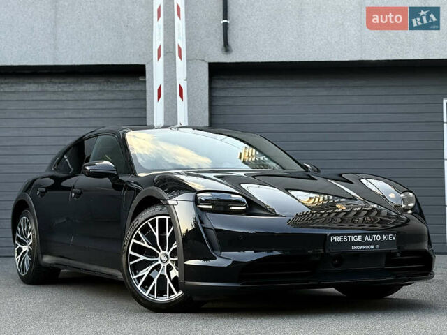Черный Порше Taycan Cross Turismo, объемом двигателя 0 л и пробегом 15 тыс. км за 88000 $, фото 2 на Automoto.ua