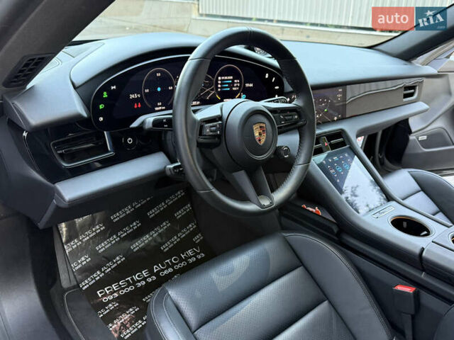 Черный Порше Taycan Cross Turismo, объемом двигателя 0 л и пробегом 15 тыс. км за 85000 $, фото 44 на Automoto.ua
