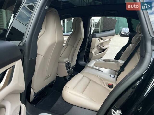 Черный Порше Taycan Cross Turismo, объемом двигателя 0 л и пробегом 45 тыс. км за 79900 $, фото 70 на Automoto.ua