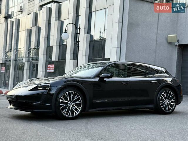 Черный Порше Taycan Cross Turismo, объемом двигателя 0 л и пробегом 15 тыс. км за 85000 $, фото 15 на Automoto.ua