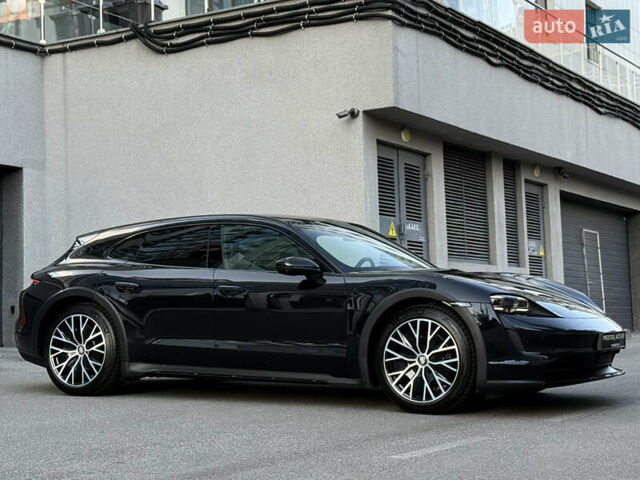 Черный Порше Taycan Cross Turismo, объемом двигателя 0 л и пробегом 15 тыс. км за 89000 $, фото 12 на Automoto.ua