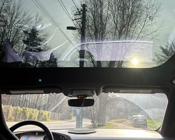 Фиолетовый Порше Taycan Cross Turismo, объемом двигателя 0 л и пробегом 29 тыс. км за 70000 $, фото 16 на Automoto.ua