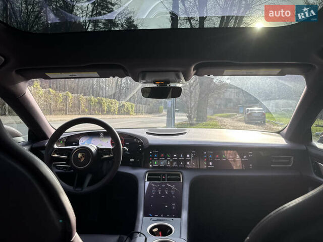 Фиолетовый Порше Taycan Cross Turismo, объемом двигателя 0 л и пробегом 29 тыс. км за 70000 $, фото 15 на Automoto.ua