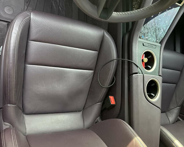 Фиолетовый Порше Taycan Cross Turismo, объемом двигателя 0 л и пробегом 29 тыс. км за 70000 $, фото 28 на Automoto.ua