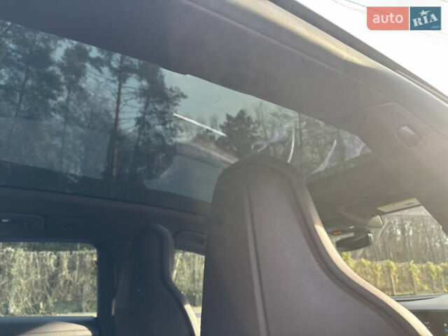 Фиолетовый Порше Taycan Cross Turismo, объемом двигателя 0 л и пробегом 29 тыс. км за 70000 $, фото 33 на Automoto.ua