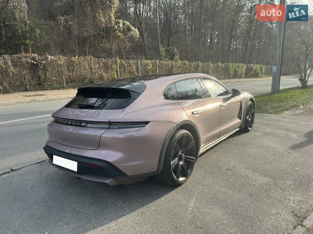 Фиолетовый Порше Taycan Cross Turismo, объемом двигателя 0 л и пробегом 29 тыс. км за 70000 $, фото 4 на Automoto.ua