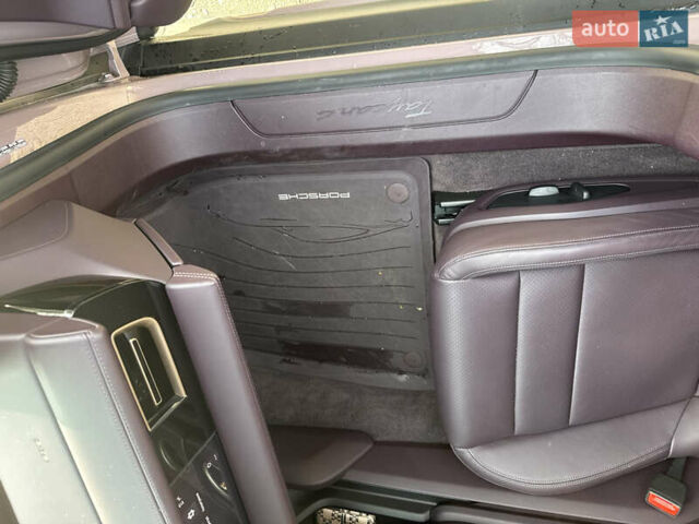 Фиолетовый Порше Taycan Cross Turismo, объемом двигателя 0 л и пробегом 29 тыс. км за 70000 $, фото 31 на Automoto.ua