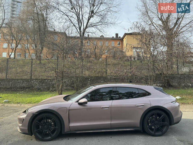 Фиолетовый Порше Taycan Cross Turismo, объемом двигателя 0 л и пробегом 29 тыс. км за 70000 $, фото 7 на Automoto.ua