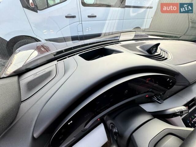 Красный Порше Taycan Cross Turismo, объемом двигателя 0 л и пробегом 106 тыс. км за 57500 $, фото 27 на Automoto.ua