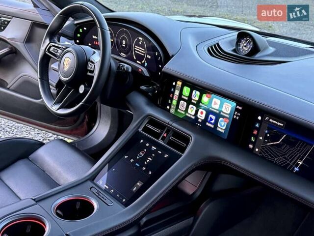 Червоний Порше Taycan Cross Turismo, об'ємом двигуна 0 л та пробігом 72 тис. км за 61500 $, фото 39 на Automoto.ua