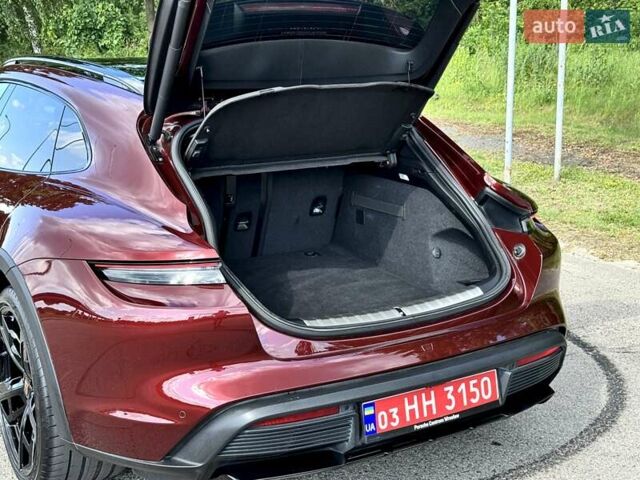 Червоний Порше Taycan Cross Turismo, об'ємом двигуна 0 л та пробігом 72 тис. км за 61500 $, фото 23 на Automoto.ua