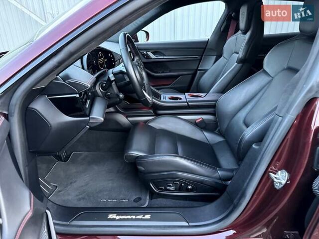 Червоний Порше Taycan Cross Turismo, об'ємом двигуна 0 л та пробігом 72 тис. км за 61500 $, фото 47 на Automoto.ua