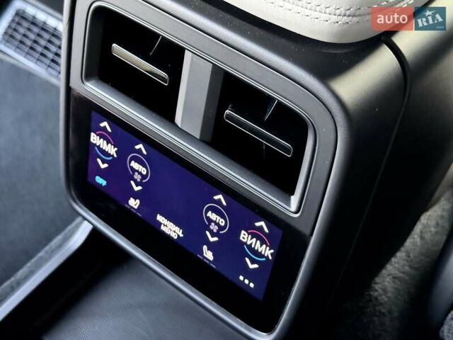 Красный Порше Taycan Cross Turismo, объемом двигателя 0 л и пробегом 106 тыс. км за 57500 $, фото 64 на Automoto.ua