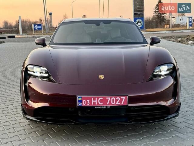 Красный Порше Taycan Cross Turismo, объемом двигателя 0 л и пробегом 106 тыс. км за 57500 $, фото 2 на Automoto.ua