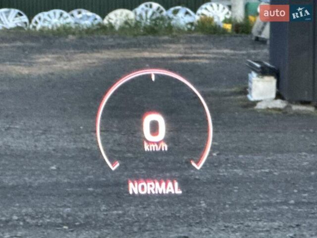 Червоний Порше Taycan Cross Turismo, об'ємом двигуна 0 л та пробігом 72 тис. км за 61500 $, фото 60 на Automoto.ua