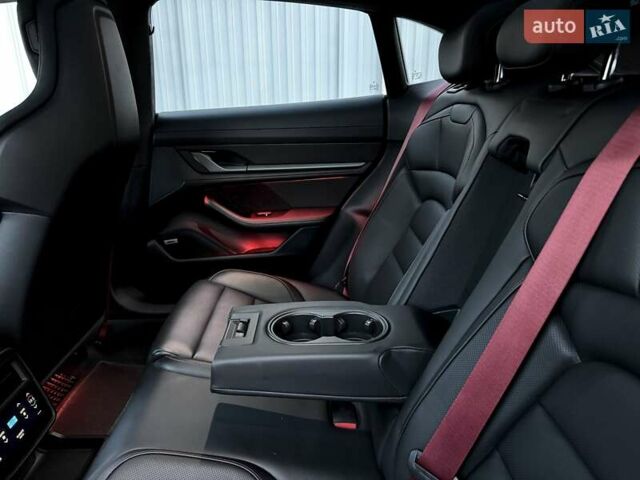 Червоний Порше Taycan Cross Turismo, об'ємом двигуна 0 л та пробігом 72 тис. км за 61500 $, фото 72 на Automoto.ua