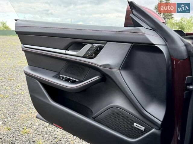 Червоний Порше Taycan Cross Turismo, об'ємом двигуна 0 л та пробігом 72 тис. км за 61500 $, фото 29 на Automoto.ua