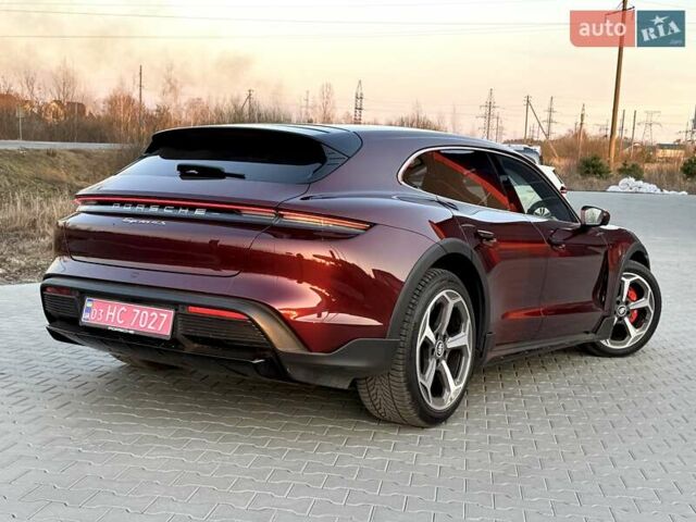 Красный Порше Taycan Cross Turismo, объемом двигателя 0 л и пробегом 106 тыс. км за 57500 $, фото 8 на Automoto.ua