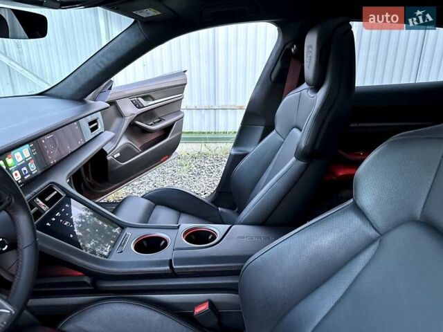 Червоний Порше Taycan Cross Turismo, об'ємом двигуна 0 л та пробігом 72 тис. км за 61500 $, фото 33 на Automoto.ua