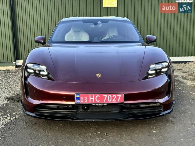 Красный Порше Taycan Cross Turismo, объемом двигателя 0 л и пробегом 106 тыс. км за 57500 $, фото 15 на Automoto.ua