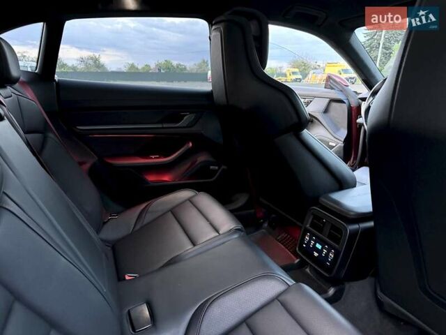Червоний Порше Taycan Cross Turismo, об'ємом двигуна 0 л та пробігом 72 тис. км за 61500 $, фото 65 на Automoto.ua