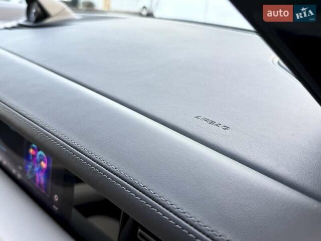 Красный Порше Taycan Cross Turismo, объемом двигателя 0 л и пробегом 106 тыс. км за 57500 $, фото 59 на Automoto.ua