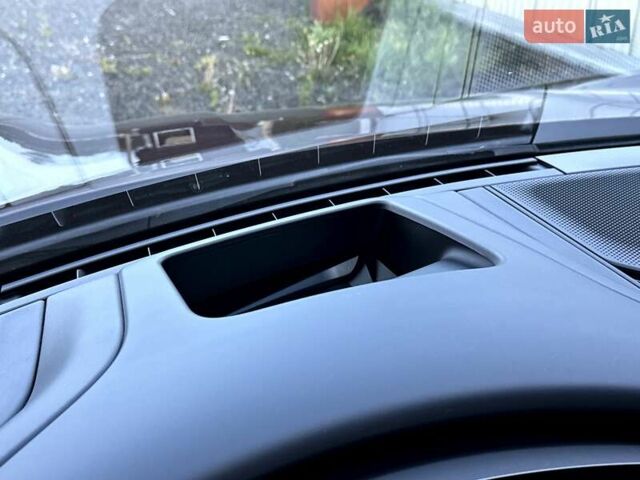 Червоний Порше Taycan Cross Turismo, об'ємом двигуна 0 л та пробігом 72 тис. км за 61500 $, фото 58 на Automoto.ua