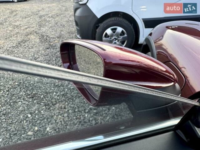 Красный Порше Taycan Cross Turismo, объемом двигателя 0 л и пробегом 106 тыс. км за 57500 $, фото 30 на Automoto.ua