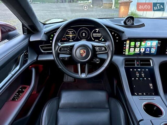 Червоний Порше Taycan Cross Turismo, об'ємом двигуна 0 л та пробігом 72 тис. км за 61500 $, фото 43 на Automoto.ua