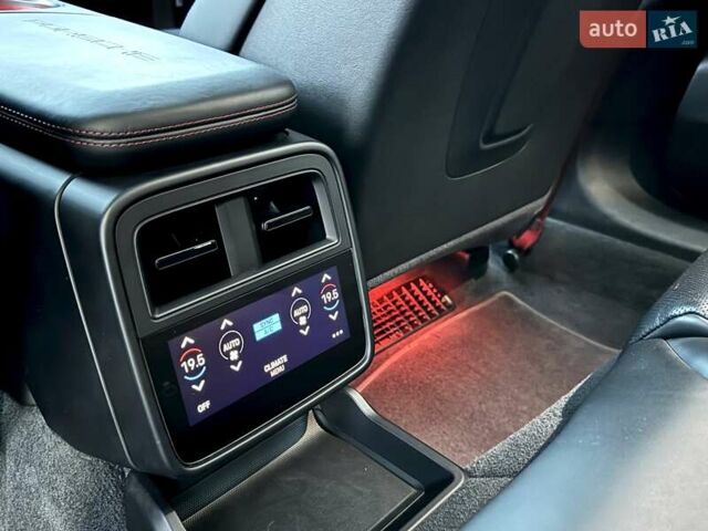 Червоний Порше Taycan Cross Turismo, об'ємом двигуна 0 л та пробігом 72 тис. км за 61500 $, фото 71 на Automoto.ua