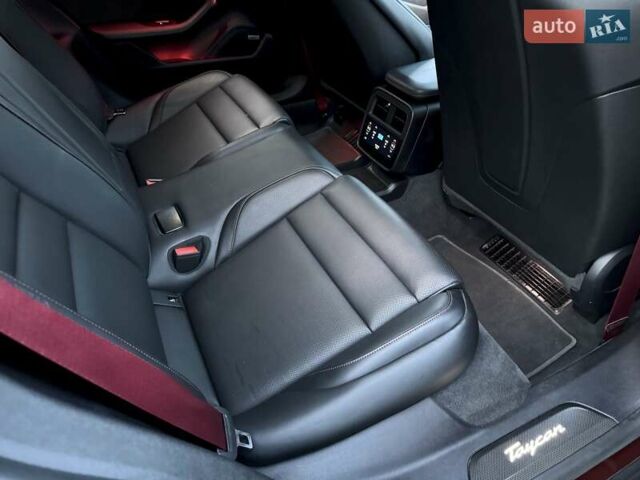 Червоний Порше Taycan Cross Turismo, об'ємом двигуна 0 л та пробігом 72 тис. км за 61500 $, фото 63 на Automoto.ua