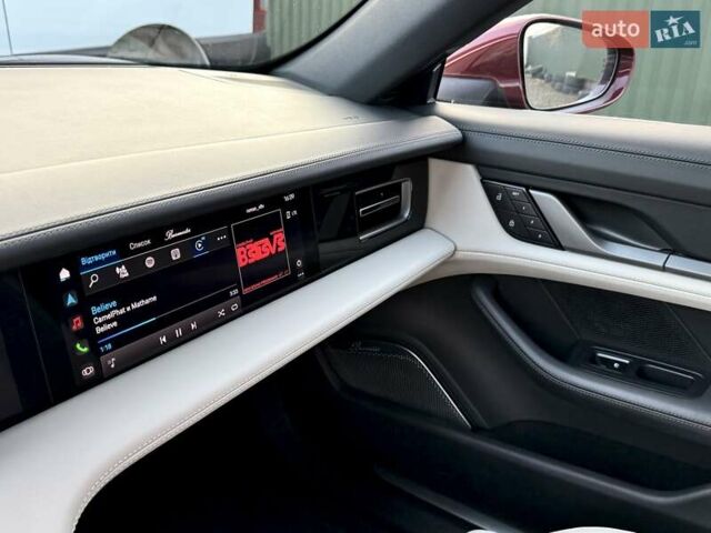 Красный Порше Taycan Cross Turismo, объемом двигателя 0 л и пробегом 106 тыс. км за 57500 $, фото 47 на Automoto.ua