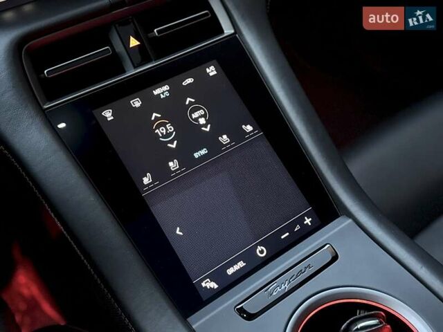 Червоний Порше Taycan Cross Turismo, об'ємом двигуна 0 л та пробігом 72 тис. км за 61500 $, фото 80 на Automoto.ua