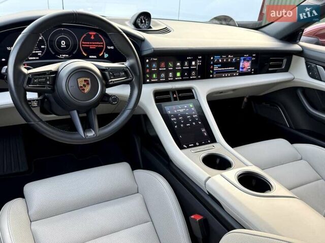 Красный Порше Taycan Cross Turismo, объемом двигателя 0 л и пробегом 106 тыс. км за 57500 $, фото 50 на Automoto.ua