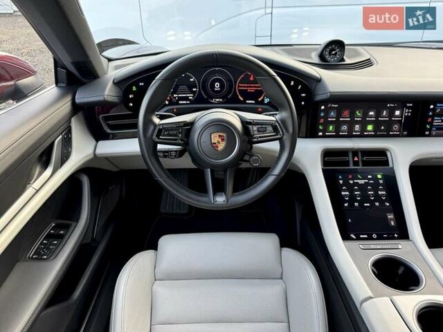 Красный Порше Taycan Cross Turismo, объемом двигателя 0 л и пробегом 106 тыс. км за 57500 $, фото 51 на Automoto.ua