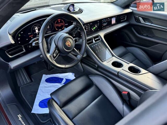 Червоний Порше Taycan Cross Turismo, об'ємом двигуна 0 л та пробігом 72 тис. км за 61500 $, фото 31 на Automoto.ua