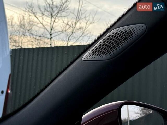 Красный Порше Taycan Cross Turismo, объемом двигателя 0 л и пробегом 106 тыс. км за 57500 $, фото 45 на Automoto.ua