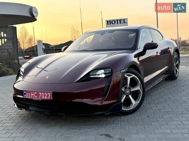 Красный Порше Taycan Cross Turismo, объемом двигателя 0 л и пробегом 106 тыс. км за 57500 $, фото 3 на Automoto.ua